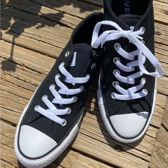NEW Black Converse All Stars. Lace up
Size 8.5 men’s. 10.5 lady’s. Padded tongue - Picture 2 of 5